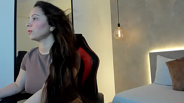 samantha 17  online show from 10-05-25, 02:10