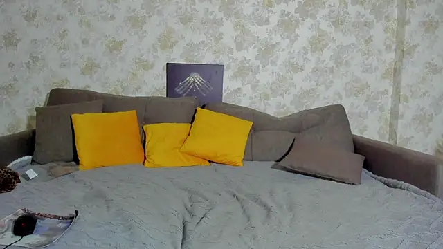 Julia Giulia online show from 03-07-26, 12:13