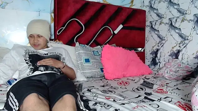 Snapshot of hot_lady19 chatting on 02-08-26, 02:42 hot lady19 online show from 02-08-26, 02:42