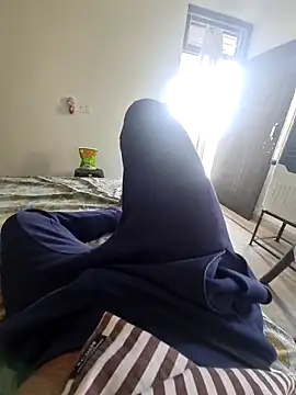 Snapshot of YoursThickDick chatting on 09-19-25, 04:14 YoursThickDick online show from 09-19-25, 04:14