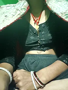 Snapshot of Shreya-couple chatting on 11-17-25, 01:33 Shreya-couple online show from 11-17-25, 01:33