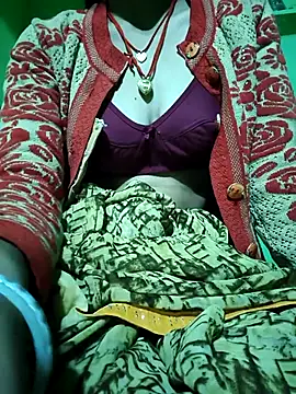 Snapshot of Shreya-couple chatting on 11-18-25, 01:11 Shreya-couple online show from 11-18-25, 01:11