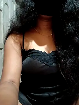 Snapshot of DiyaRoy49 chatting on 11-10-25, 05:34 DiyaRoy49 online show from 11-10-25, 05:34