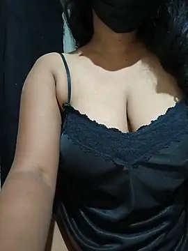 Snapshot of DiyaRoy49 chatting on 06-14-26, 08:00 DiyaRoy49 online show from 06-14-26, 08:00