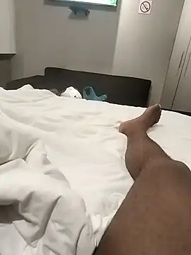 Snapshot of Redvodakcruz chatting on 03-31-26, 10:43 Redvodakcruz online show from 03-31-26, 10:43