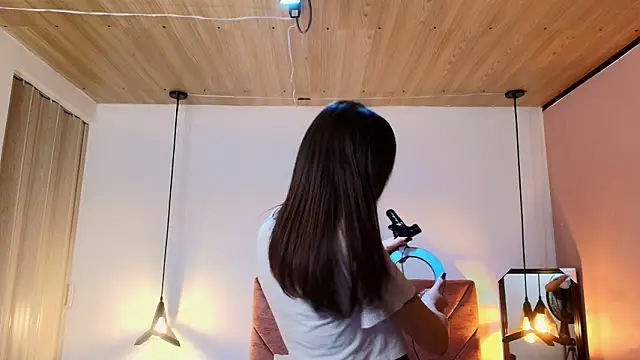 Hanna Lee   online show from 02-05-26, 08:02