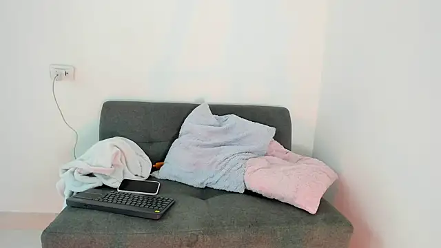 lara and danny online show from 10-22-25, 04:18