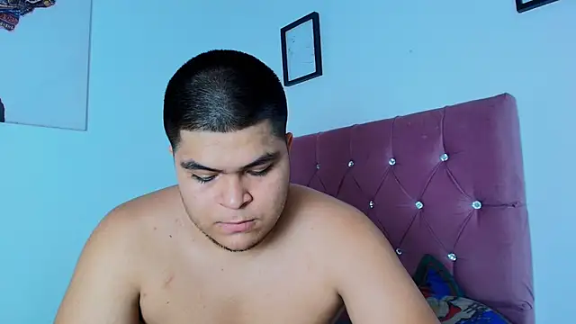 naomi campbel  online show from 02-12-26, 08:26