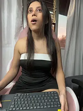 Snapshot of Harley_J_ chatting on 09-10-25, 12:05 Harley J online show from 09-10-25, 12:05