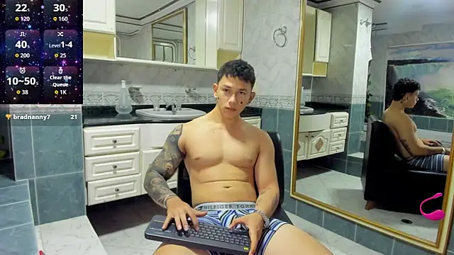 Snapshot of Thomas_moon chatting on 10-03-25, 11:40 Thomas moon online show from 10-03-25, 11:40