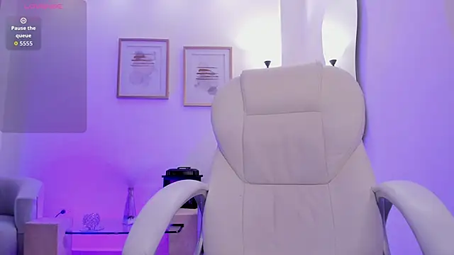 Snapshot of Karliie_kloss_ chatting on 09-29-25, 03:00 Karliie kloss online show from 09-29-25, 03:00