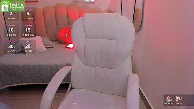 Snapshot of Karliie_kloss_ chatting on 11-28-25, 04:48 Karliie kloss online show from 11-28-25, 04:48