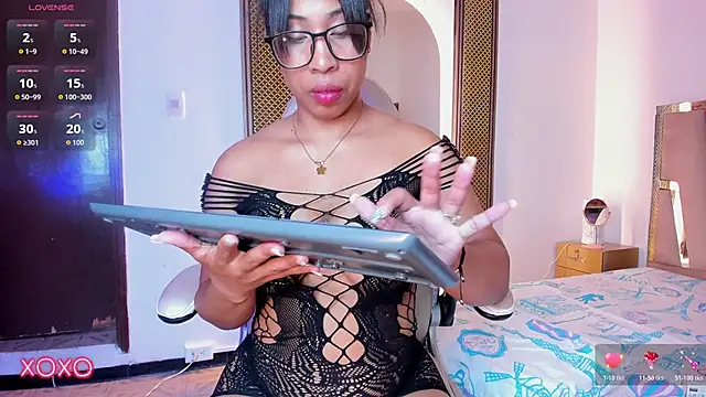 Elowen Clark online show from 12-16-25, 07:52