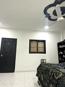 Snapshot of sahraparker chatting on 10-29-25, 06:04 sahraparker online show from 10-29-25, 06:04