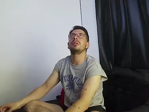 Letorres96 online show from 04-15-26, 12:17