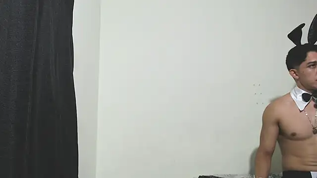 Snapshot of Penelope77 chatting on 10-25-25, 05:26 Penelope77 online show from 10-25-25, 05:26