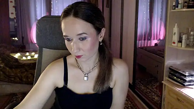 ClassyInna online show from 10-31-25, 05:08