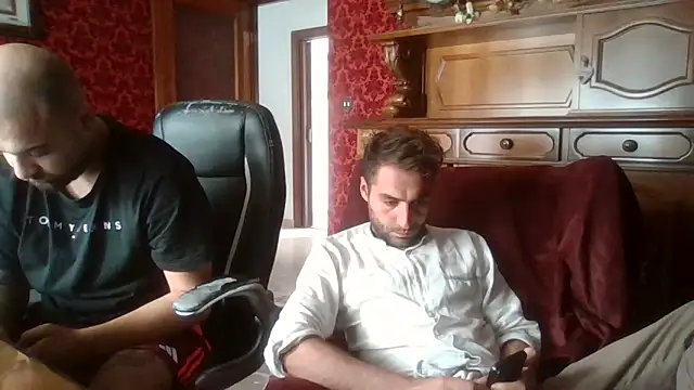 Snapshot of Torissimo92 chatting on 09-24-25, 08:06 Torissimo92 online show from 09-24-25, 08:06