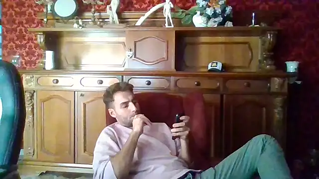 Snapshot of Torissimo92 chatting on 10-19-25, 03:23 Torissimo92 online show from 10-19-25, 03:23