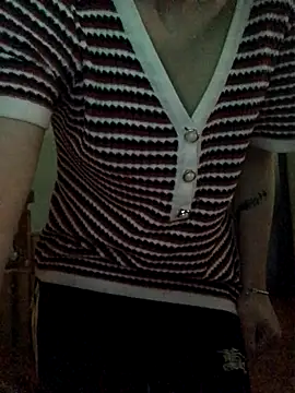 Snapshot of themchichnhau123 chatting on 12-16-25, 03:44 themchichnhau123 online show from 12-16-25, 03:44