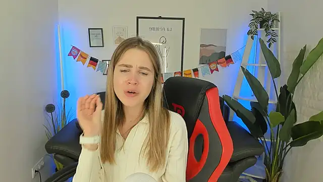 Snapshot of Spicy_Lexi chatting on 09-22-25, 07:32 Spicy Lexi online show from 09-22-25, 07:32