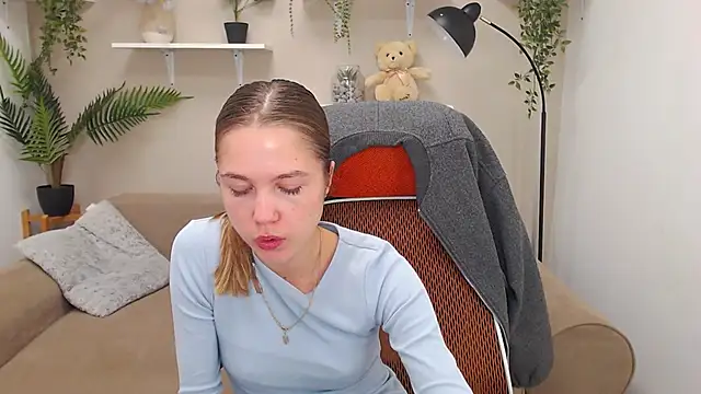 Snapshot of Spicy_Lexi chatting on 10-10-25, 06:45 Spicy Lexi online show from 10-10-25, 06:45