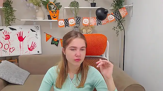 Snapshot of Spicy_Lexi chatting on 10-20-25, 06:25 Spicy Lexi online show from 10-20-25, 06:25