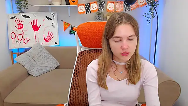 Snapshot of Spicy_Lexi chatting on 10-21-25, 06:25 Spicy Lexi online show from 10-21-25, 06:25