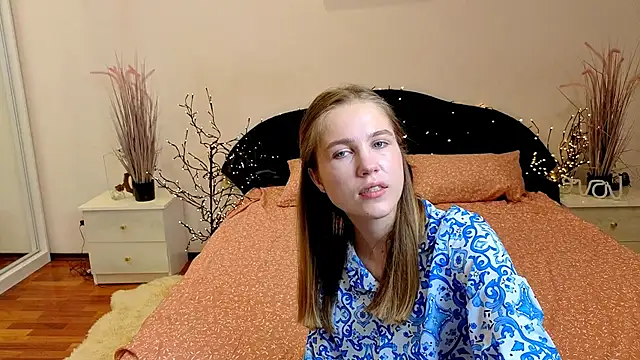 Snapshot of Spicy_Lexi chatting on 06-18-26, 01:15 Spicy Lexi online show from 06-18-26, 01:15