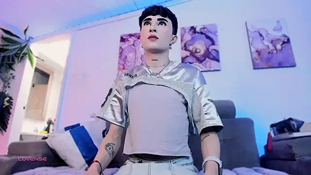 Snapshot of SebastianHilton chatting on 02-07-26, 06:33 SebastianHilton online show from 02-07-26, 06:33