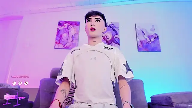 Snapshot of SebastianHilton chatting on 02-18-26, 07:10 SebastianHilton online show from 02-18-26, 07:10