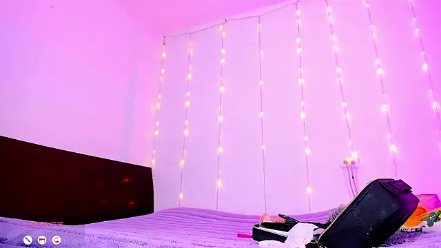 Snapshot of SebastianHilton chatting on 06-16-26, 02:09 SebastianHilton online show from 06-16-26, 02:09