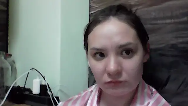 KatrinxCute online show from 10-04-25, 08:07