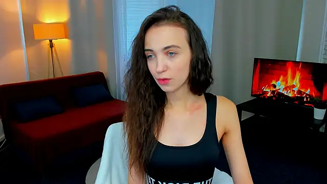 Snapshot of EllaSteele chatting on 10-07-25, 01:30 EllaSteele online show from 10-07-25, 01:30