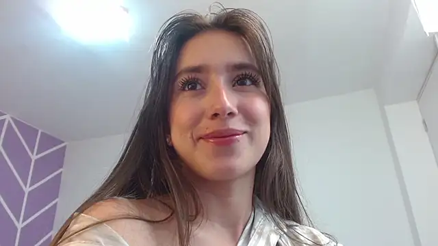 Adhara Kitten online show from 10-15-25, 01:00