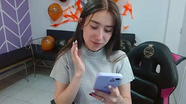 Adhara Kitten online show from 10-20-25, 01:11