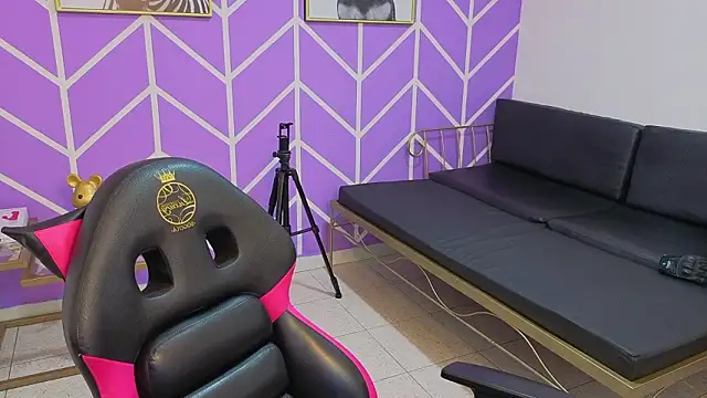 Adhara Kitten online show from 03-07-26, 12:57