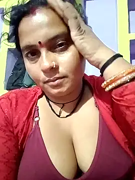 Snapshot of Hot_komal1 chatting on 04-24-26, 10:45 Hot komal1 online show from 04-24-26, 10:45