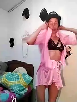 Snapshot of catrina_love chatting on 06-17-26, 05:25 catrina love online show from 06-17-26, 05:25