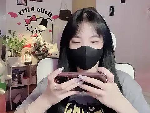 keelinnn19 online show from 12-13-25, 07:53