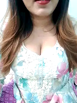 Snapshot of Suhana_Darling chatting on 10-13-25, 09:59 Suhana Darling online show from 10-13-25, 09:59