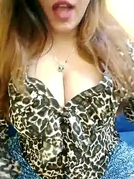 Snapshot of Suhana_Darling chatting on 10-26-25, 02:56 Suhana Darling online show from 10-26-25, 02:56