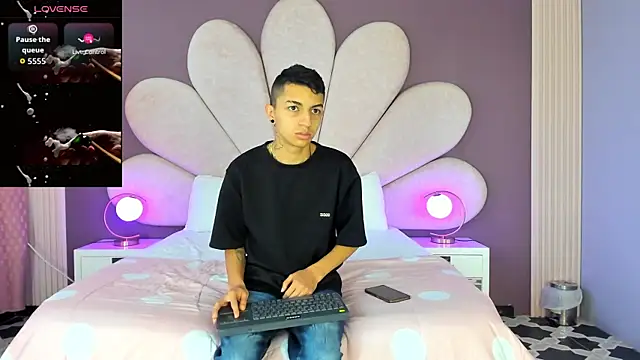 NickandAbby  online show from 11-14-25, 12:15