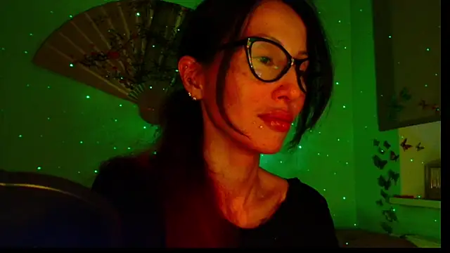 Snapshot of KiotoShine chatting on 10-01-25, 09:10 KiotoShine online show from 10-01-25, 09:10