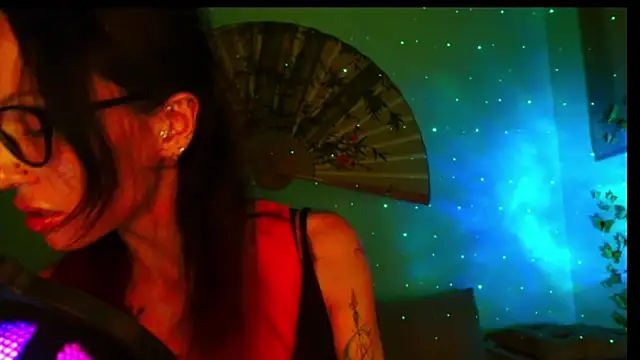 Snapshot of KiotoShine chatting on 10-07-25, 09:12 KiotoShine online show from 10-07-25, 09:12