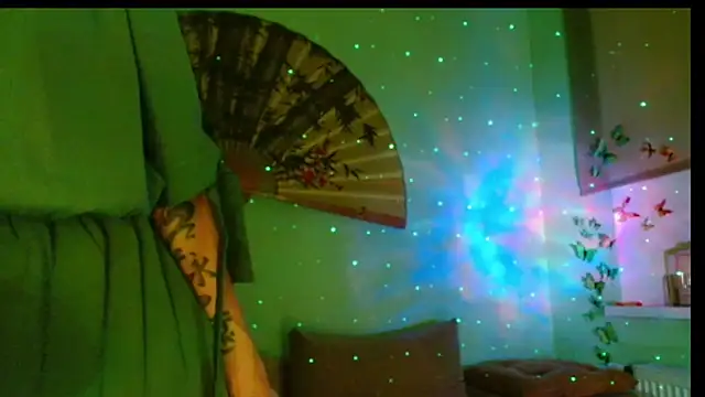 Snapshot of KiotoShine chatting on 10-10-25, 04:17 KiotoShine online show from 10-10-25, 04:17