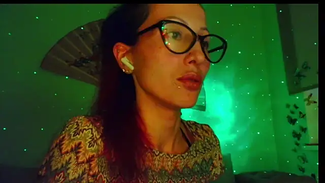 Snapshot of KiotoShine chatting on 10-11-25, 07:23 KiotoShine online show from 10-11-25, 07:23