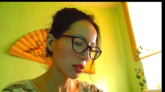 Snapshot of KiotoShine chatting on 10-20-25, 09:43 KiotoShine online show from 10-20-25, 09:43