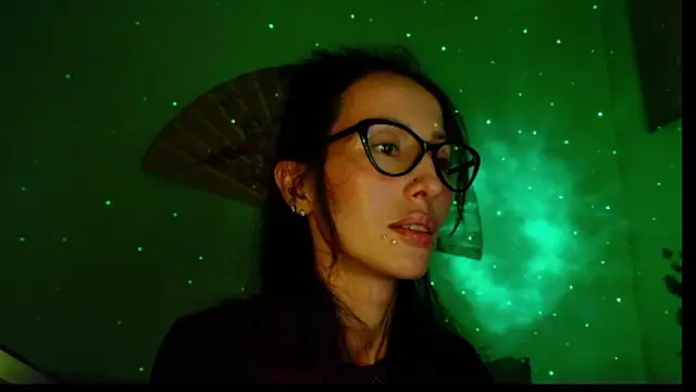 Snapshot of KiotoShine chatting on 11-04-25, 06:51 KiotoShine online show from 11-04-25, 06:51