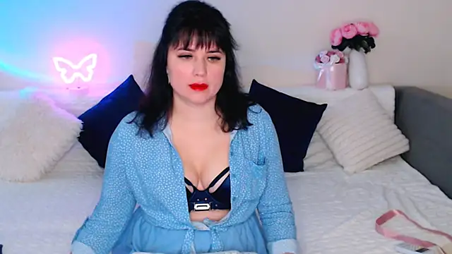 Snapshot of Bella_Hillss chatting on 10-02-25, 06:15 Bella Hillss online show from 10-02-25, 06:15